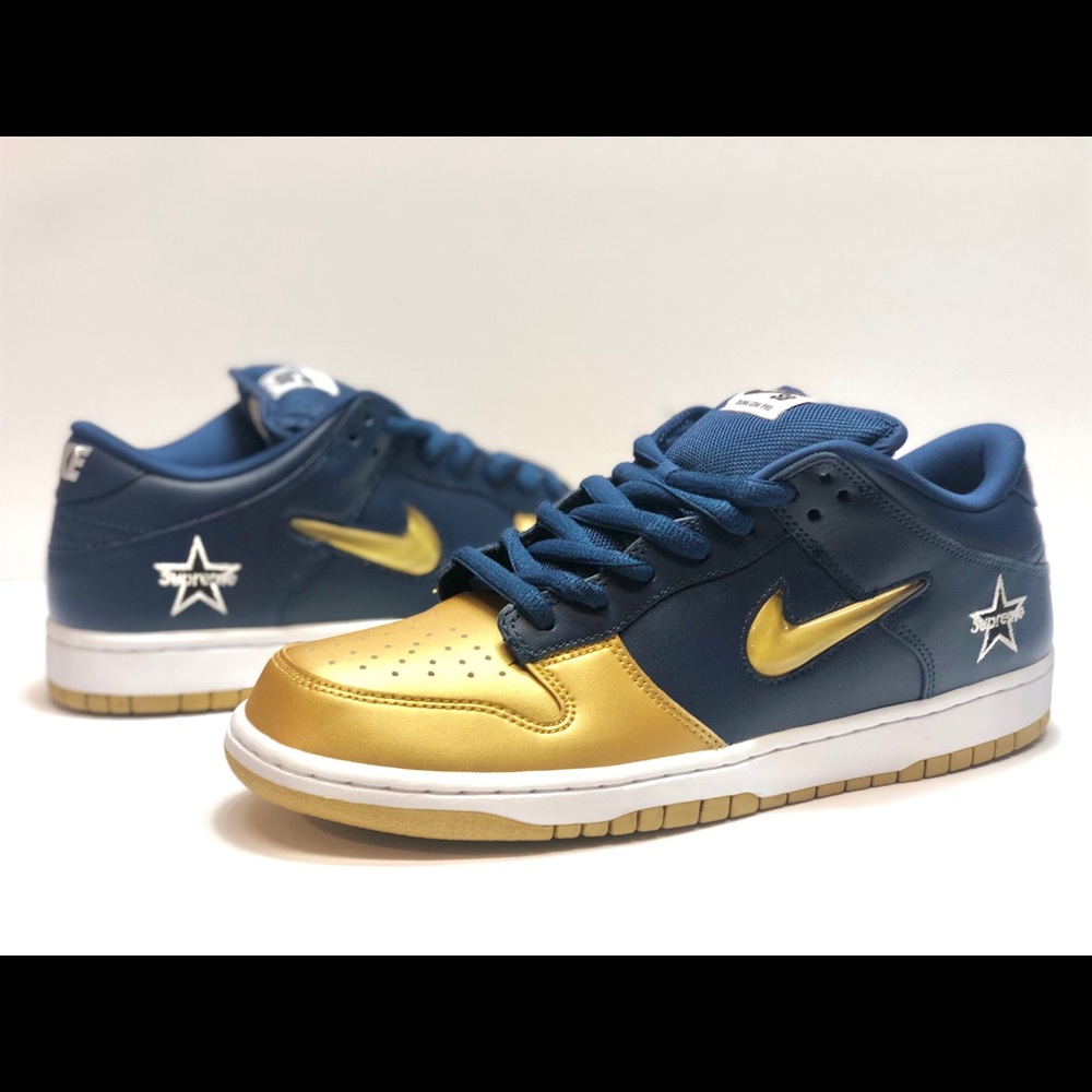 Supreme x SB Dunk Low Jewel Swoosh